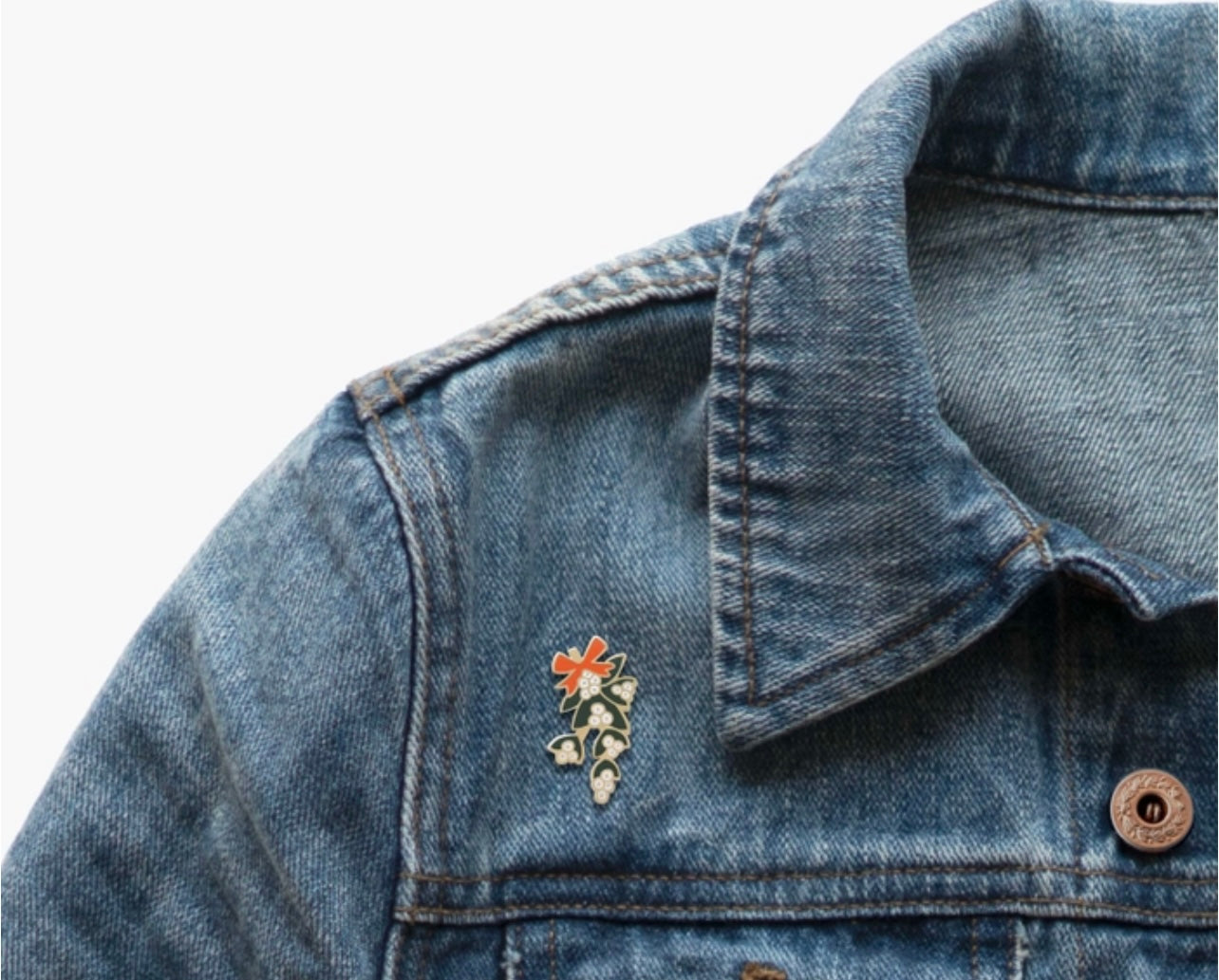 Rifle Holiday Broach