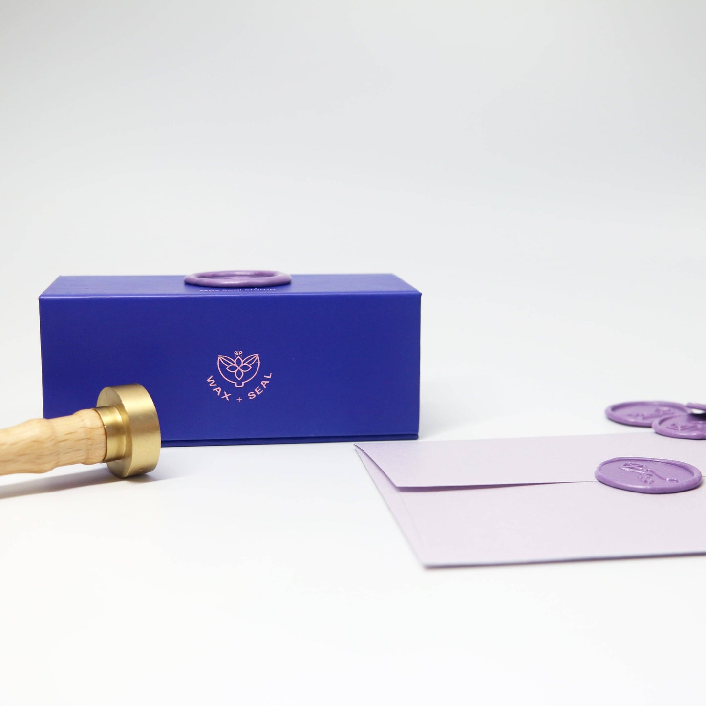 1" Round Wax Seal Stamp With Box: Beech Wood Handle