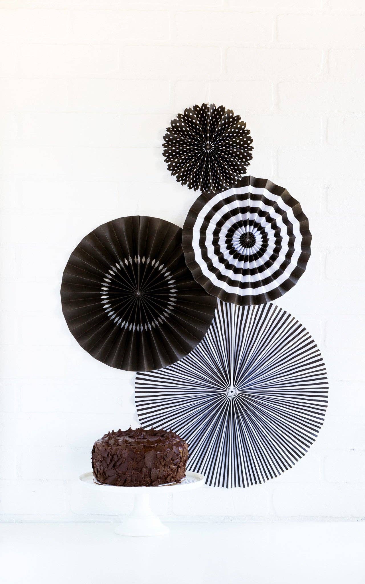 Paper Love Party Fans: Onyx